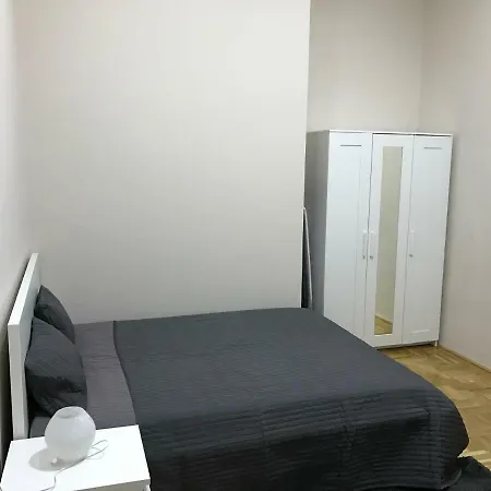 Lovely Near To Danube Riverside Apartment *